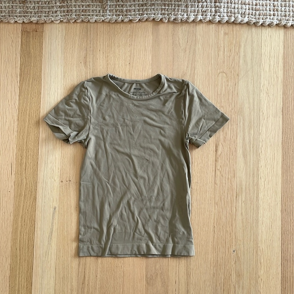 SKIMS seamless tshirt